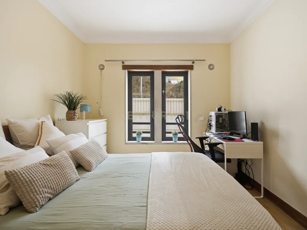 Apartamento T3 com terraço privativo, churrasqueira, zona de refeição e forno a lenha — Venda do Valador, Venda do Pinheiro - Image 18