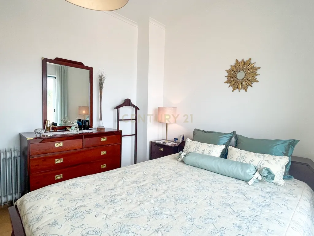 Moradia T2+1 Sobreiro, Mafra - Garagem Box - Image 18