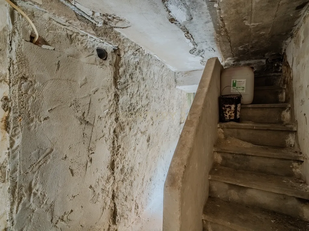 PRÉDIO PARA RECUPERAR, NO CENTRO HISTÓRICO DE PENICHE - Image 66