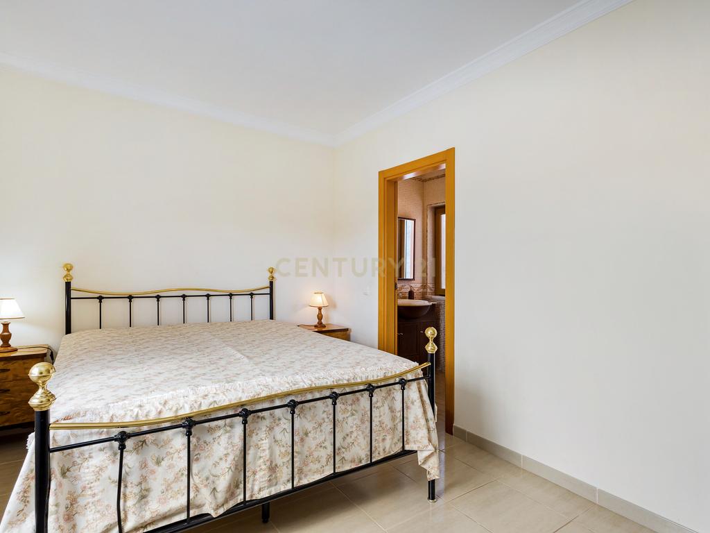 Amplo apartamento T3 na Quinta dos Arcos em Armação de Pera - Image 3