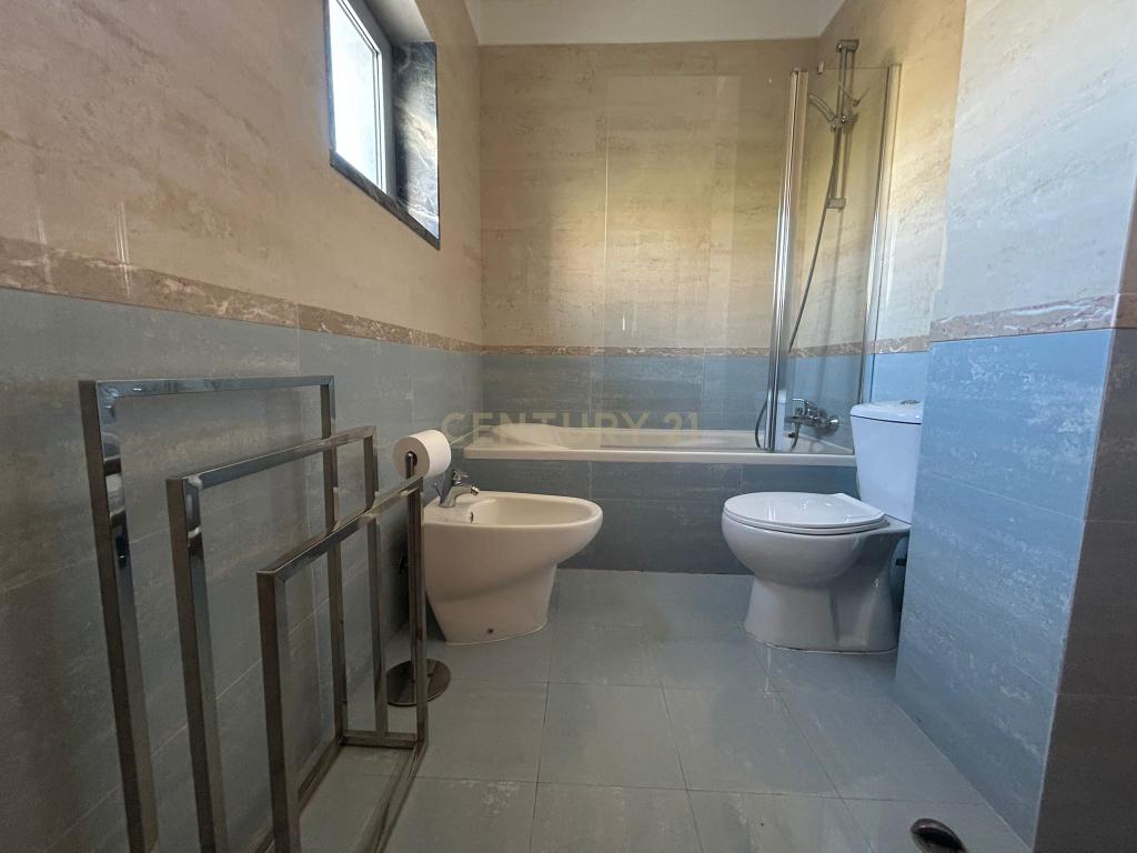 Excelente apartamento T3 - Com Parqueamento - MOBILADO - Image 26