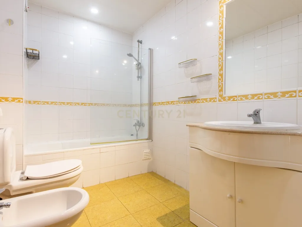 Apartamento Quatro Assoalhadas -Com Lugar de Parqueamento - Quinta do Anjo, Palmela - Image 21