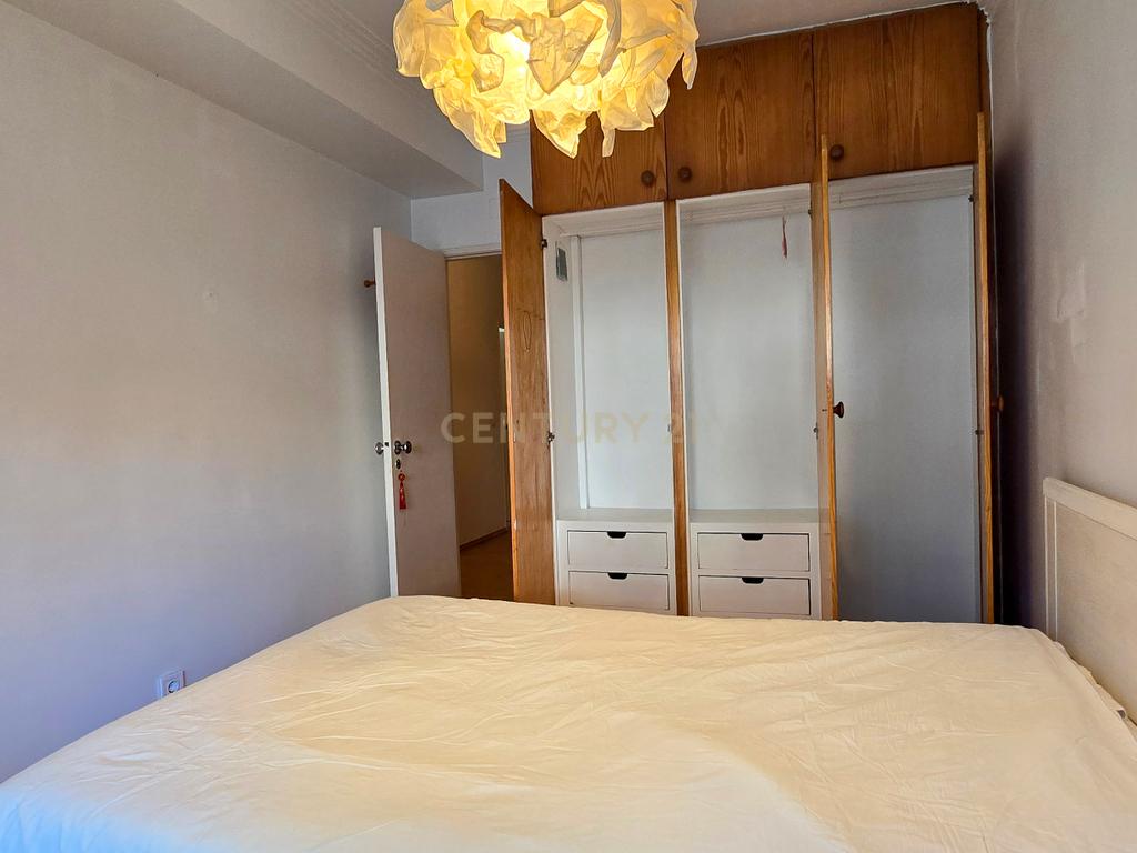 Apartamento T1 com excelente localização no Alto de Algés - Image 9