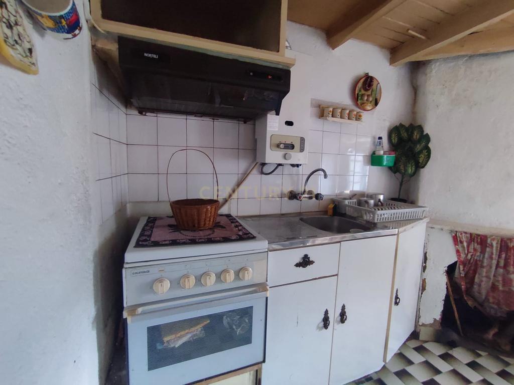 Moradia T2, com anexo em pedra, Tinalhas, Castelo Branco - Image 8