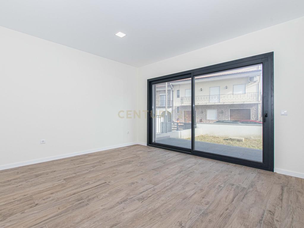 Moradia Geminada nova construção T4+1 com rooftop e masterbox (Coimbra) - Image 31
