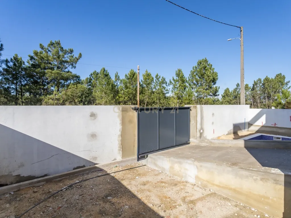 Carisma e boas áreas na sua Moradia Nova T4 Suites!!! no Pinhal do General - Image 90