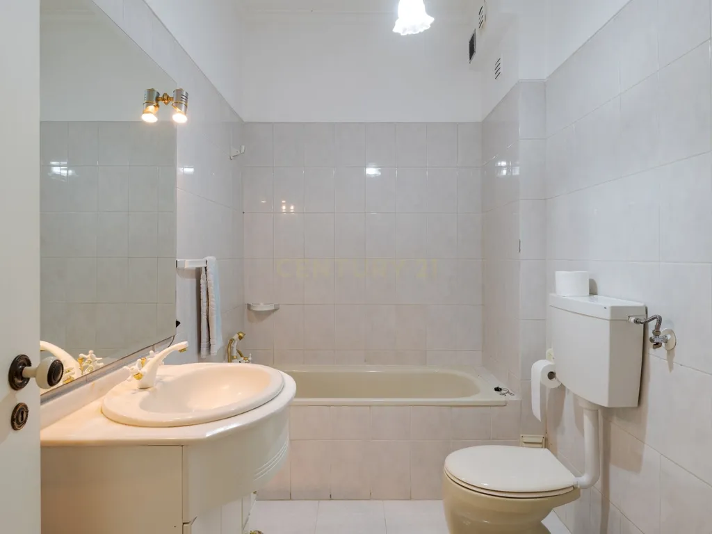 Moradia T4 Geminada à Venda na Marisol — 200 m² | Lote 900 m² | Piscina - Image 35