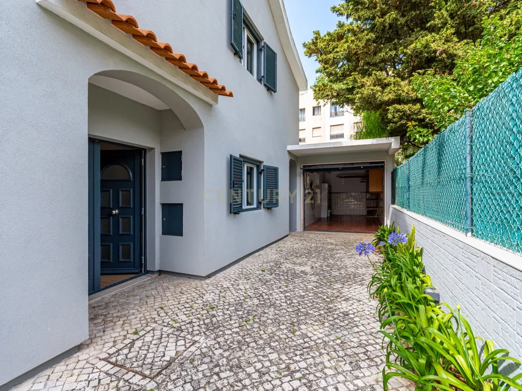 Moradia Unifamiliar T5 em Carcavelos - Image 4