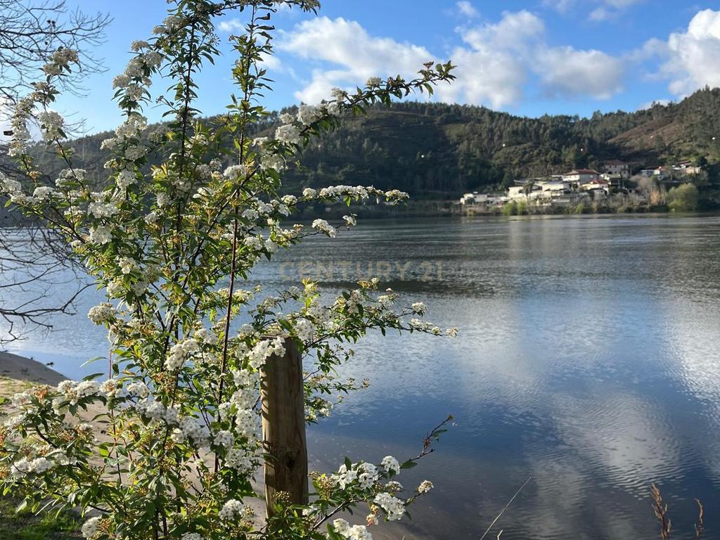 Edifício com T0, T1 e T2 com jardim, jacuzzi e piscina em Castelo de Paiva - Image 10