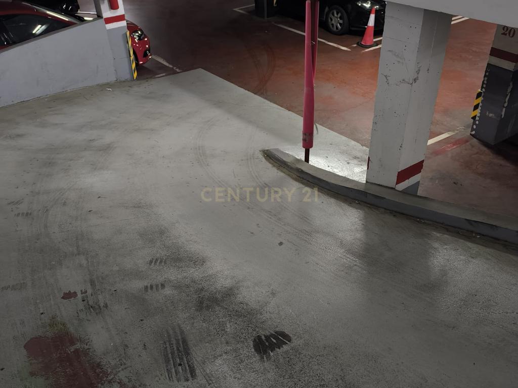 Estacionamento Usado em Barcelona - Perto do Centro e Serviços - Image 12