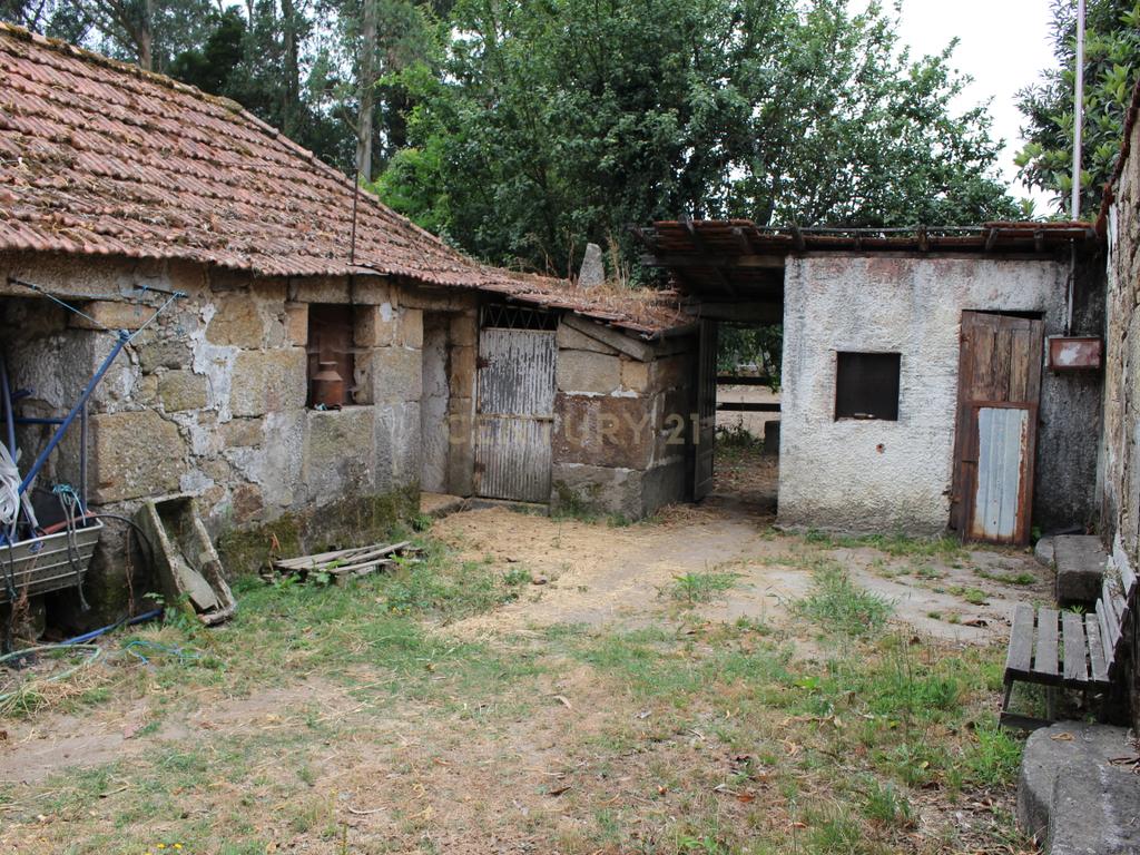 Moradia para restauro - oportunidade de investimento Paços de Ferreira, Figueiró - Image 6