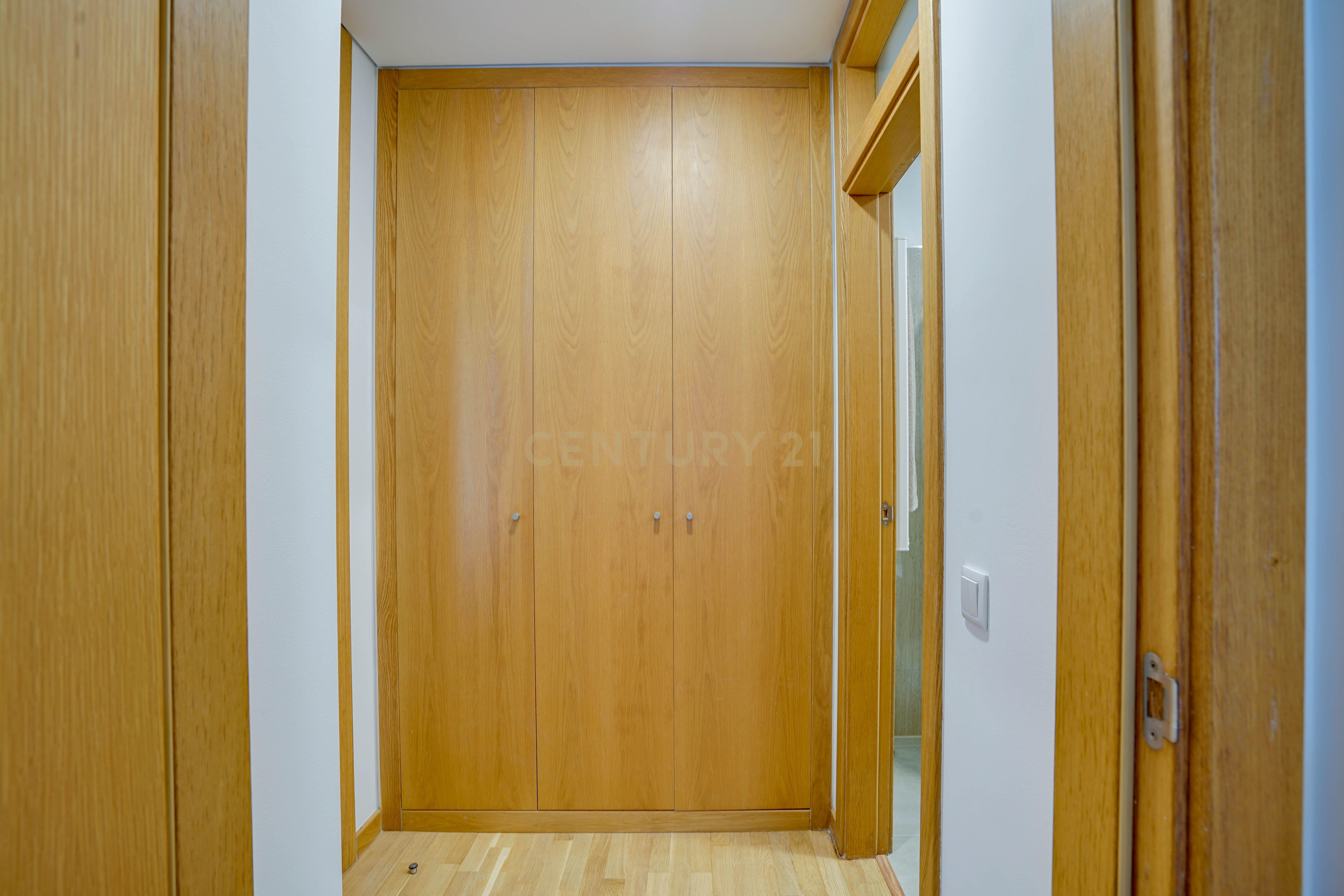 Apartamento T1 com Vista Panorâmica sobre o Rio Tejo – Parque das Nações, Lisboa - Image 16