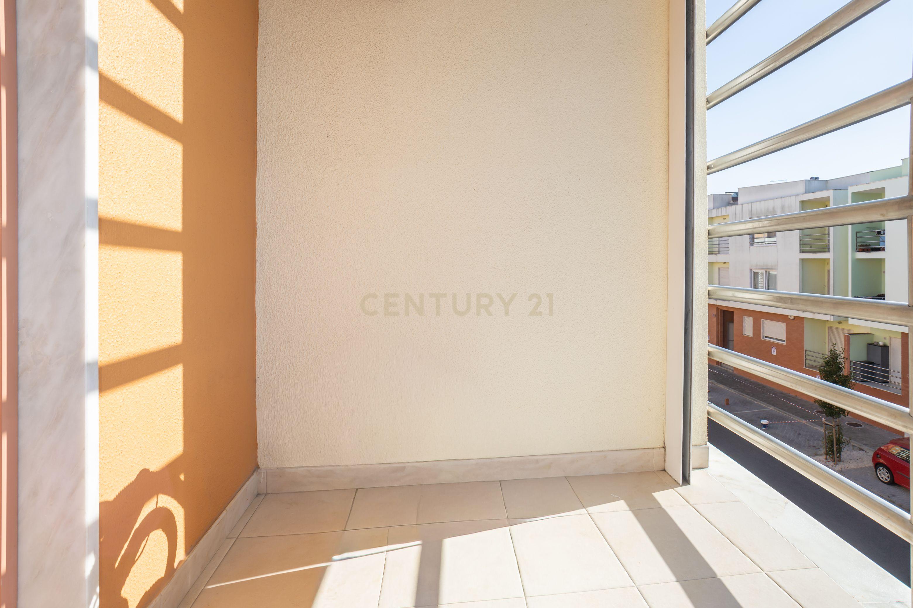 Fotografia 6 de Apartamento T1 em Camarate, Loures