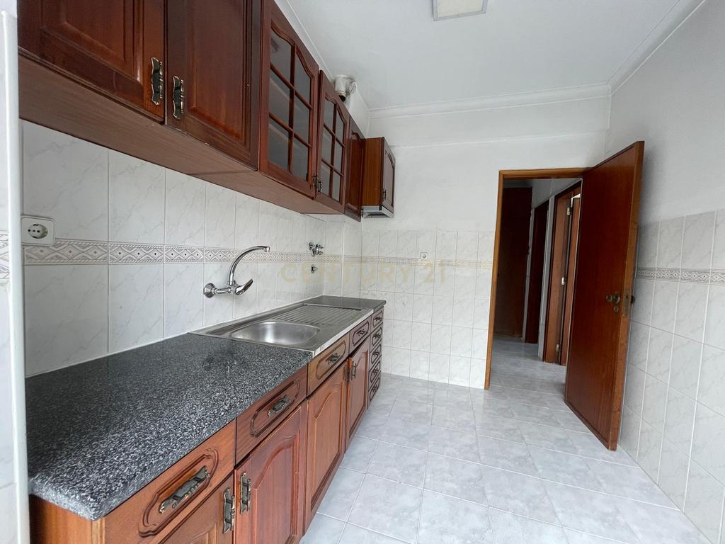 Apartamento T2 no Centro de Corroios  - Image 9