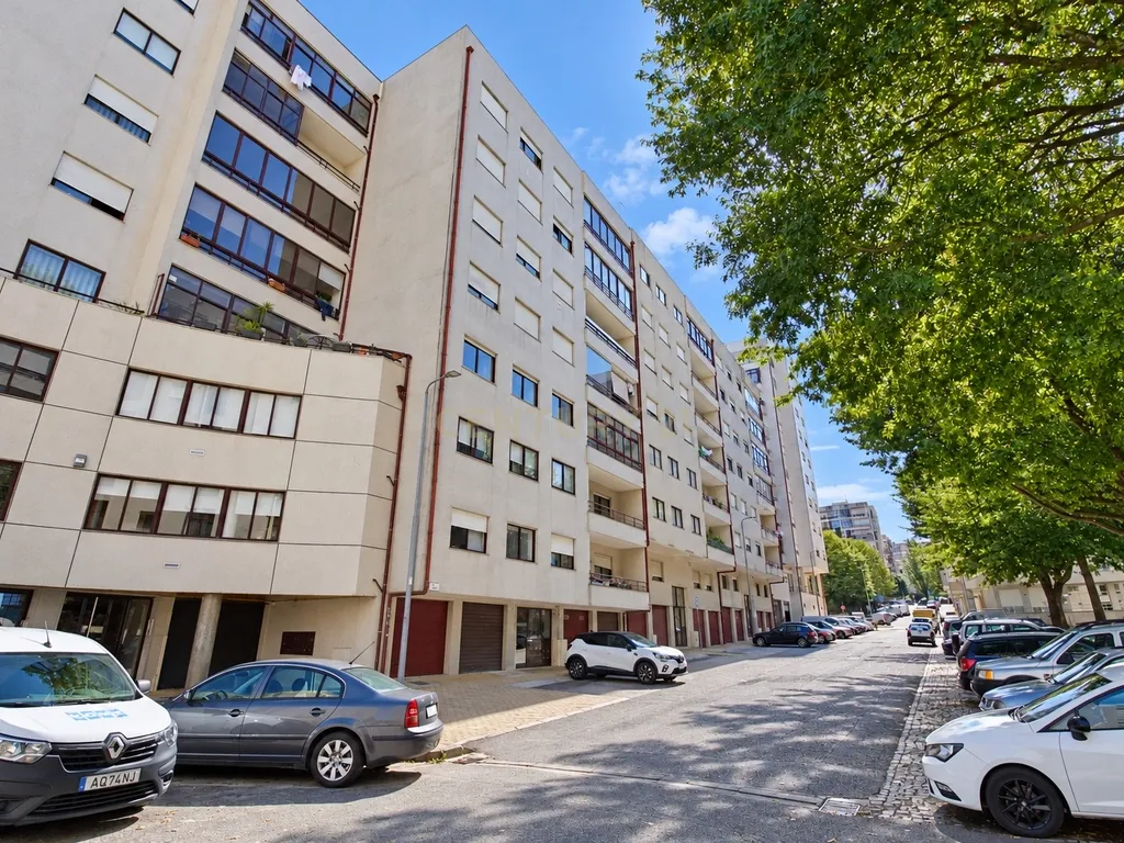 T3 com Garagem no Centro de Braga - Image 2