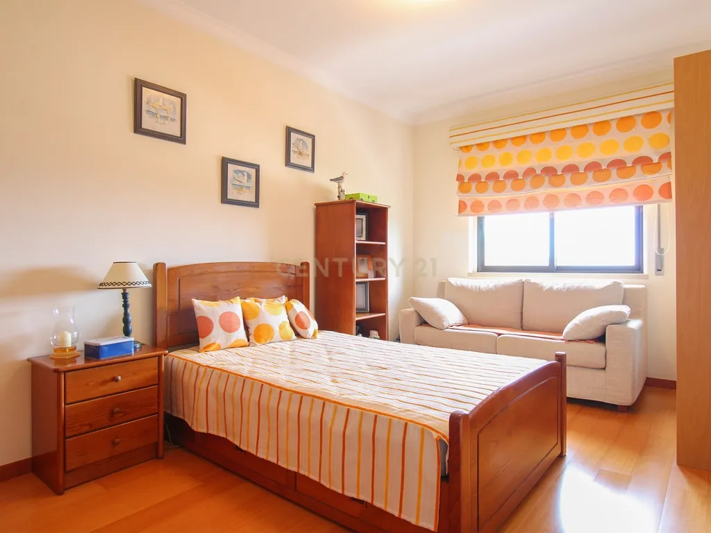 Apartamento T3 centro Palmela - Image 25