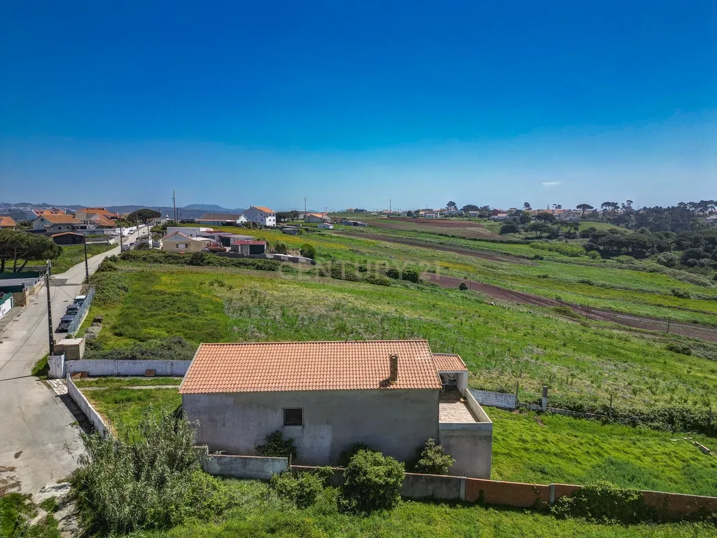 Moradia com Terreno Amplo e Vista Mar na Carvoeira - Image 52