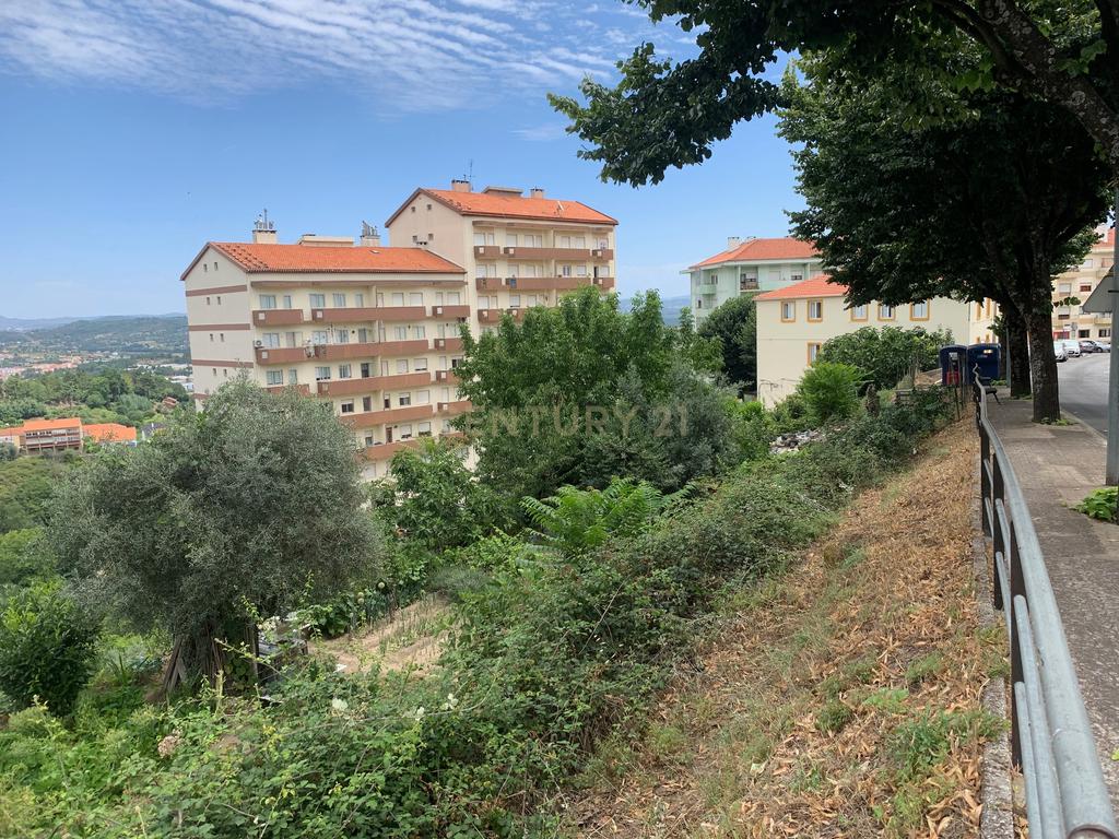Terreno Urbano com 8.123m2 para Construção na Cidade da Covilhã – 48 Fogos - Image 3