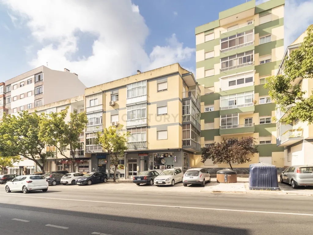 Apartamento T3 em Amora, Seixal - Image 45