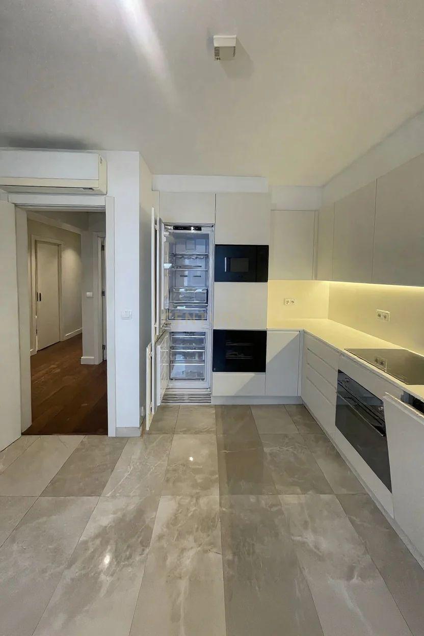 Fotografia 5 de Apartamento T1 Renovado para Arrendar na Estefânia, Lisboa