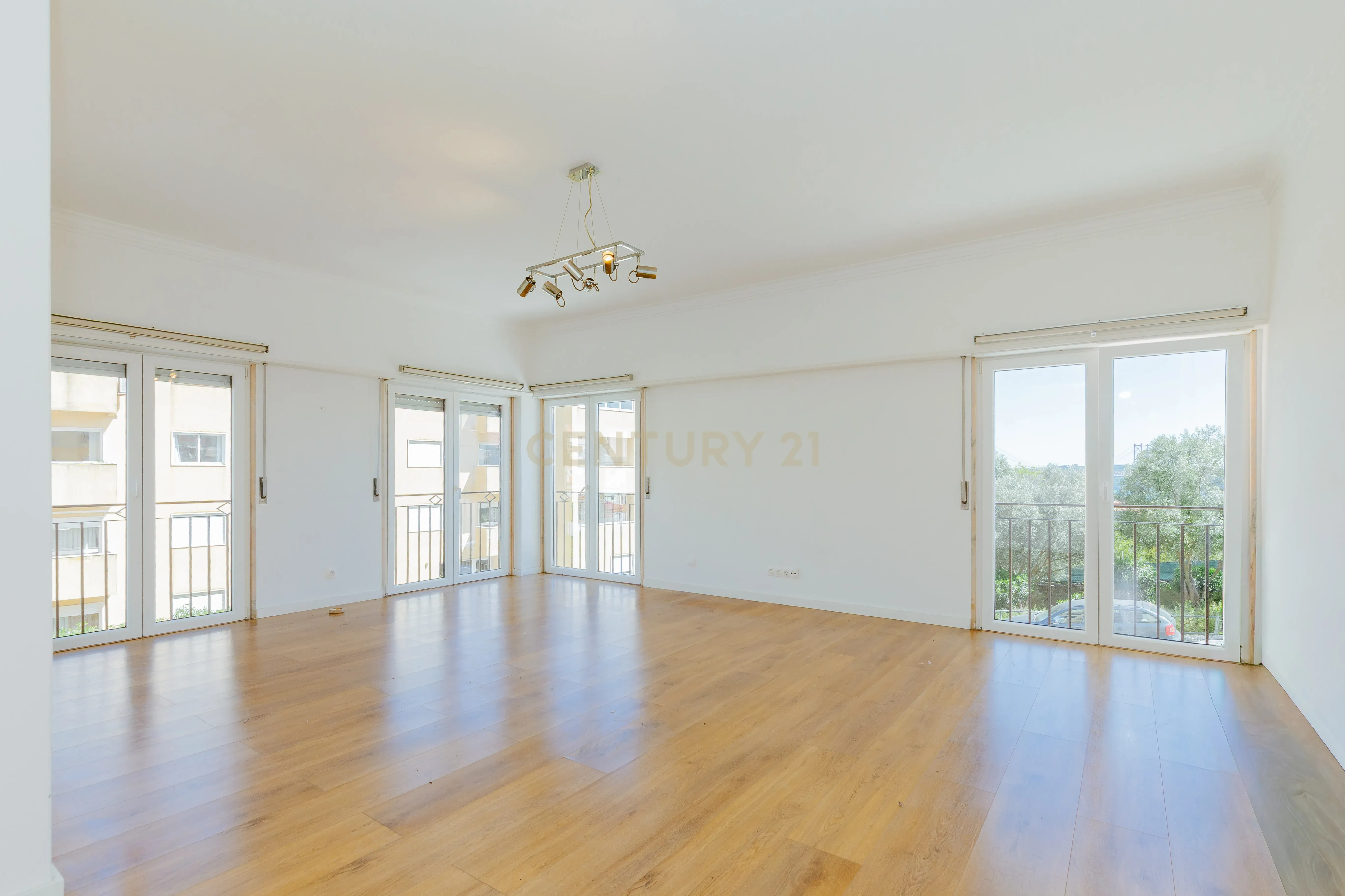 Fotografia 9 de T3 Ajuda com Vista Rio e terraço com 60m2