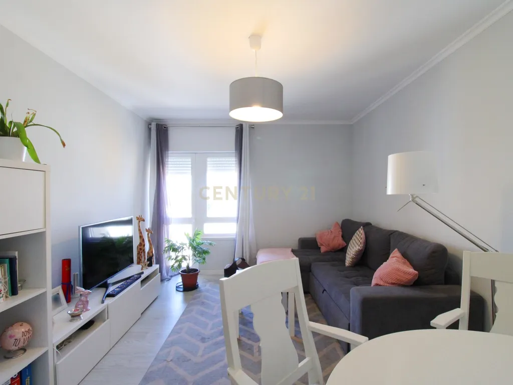 ✨ Oportunidade Única – T2 no Monte da Caparica ✨ - Image 5