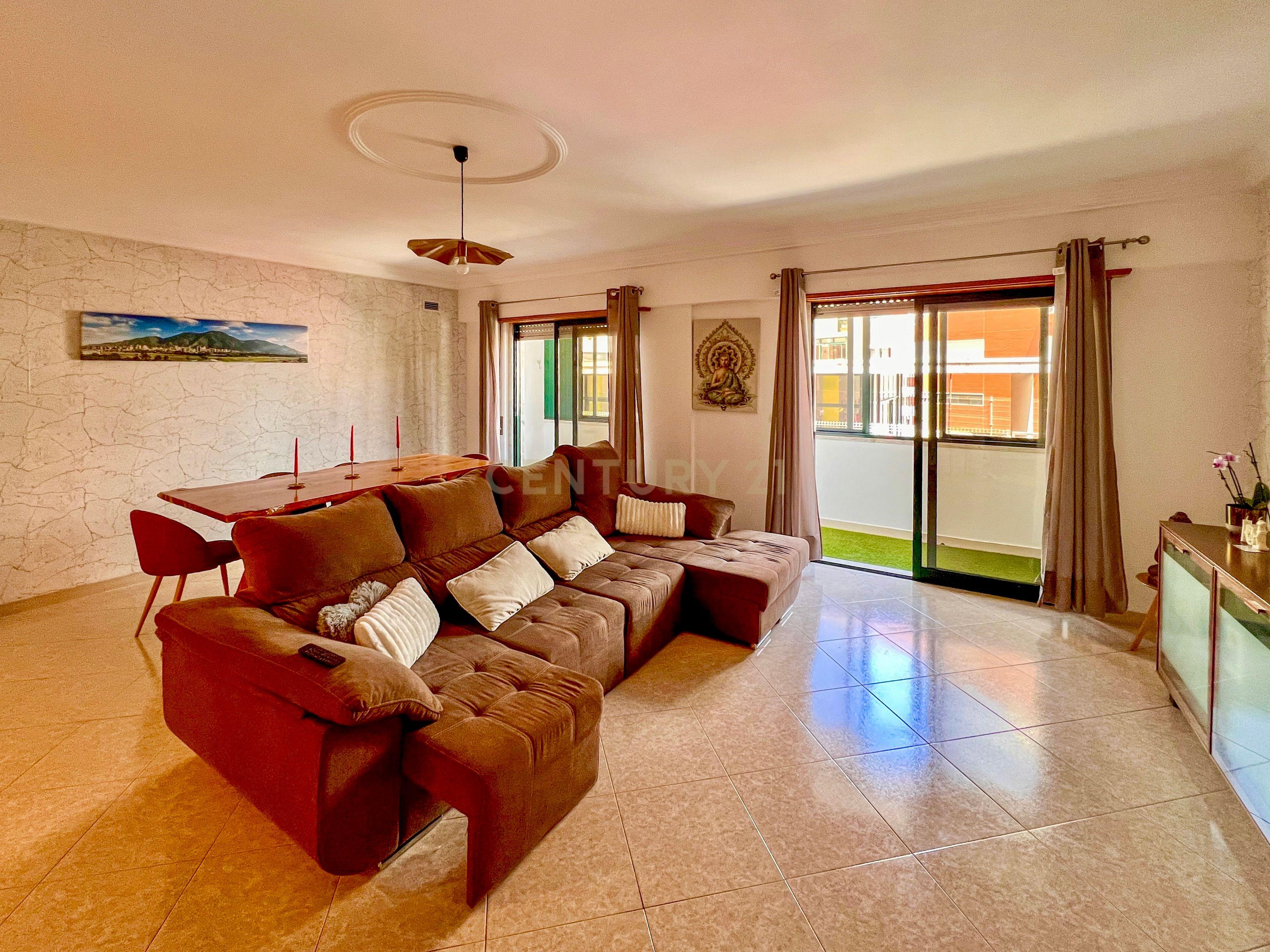 Fotografia 3 de Apartamento T2 Mobilado com Box em Outurela, Carnaxide