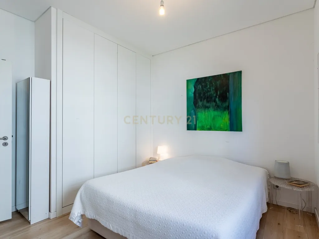 Apartamento T2 transformado em T3 com charme único em Alvalade - Image 14