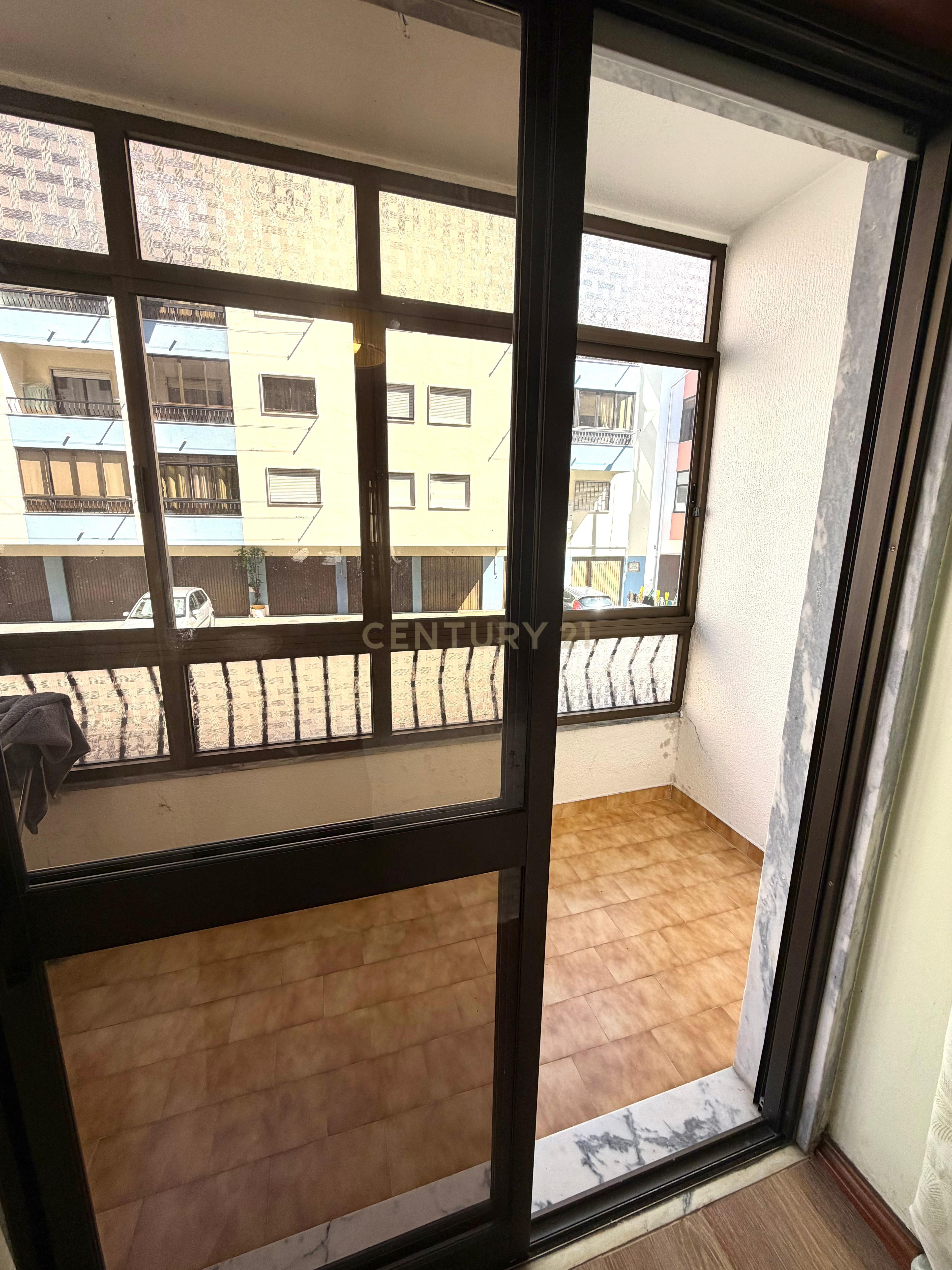 Fotografia 12 de Apartamento T2 com Garagem | Cacém
