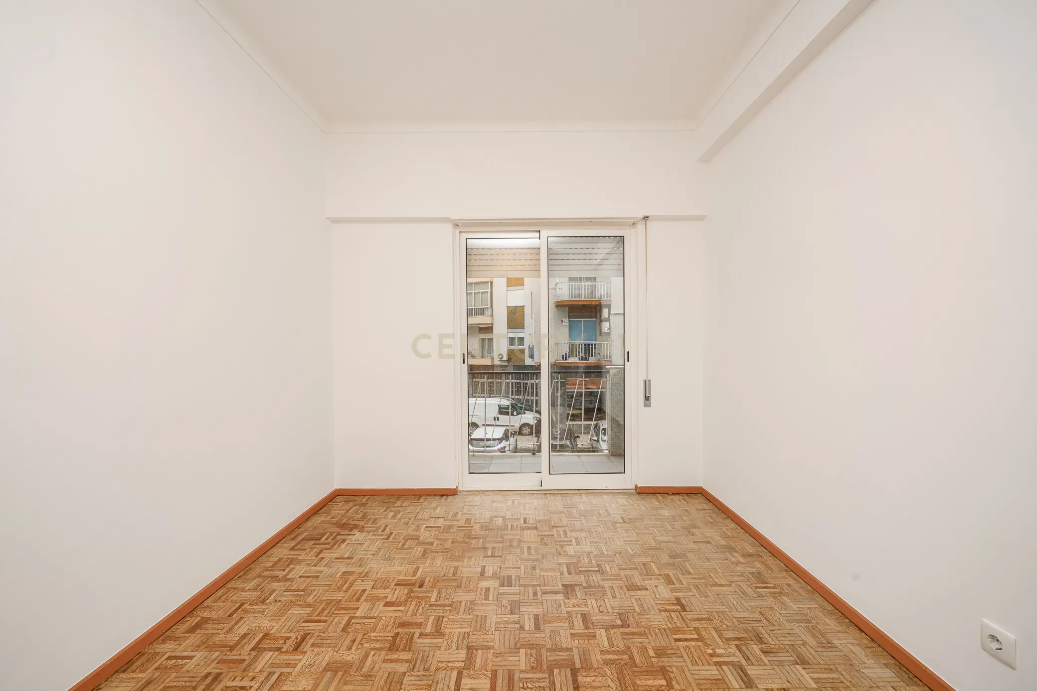T3 Remodelado no Centro de Setúbal- Campo dos Arcos - Image 7