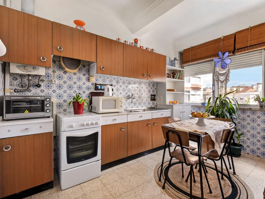 Apartamento T2 com Duas Varandas e Excelente Localização - Image 15