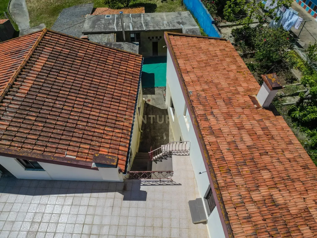 Moradia T4 com Vista Mar e Cidade - Image 17