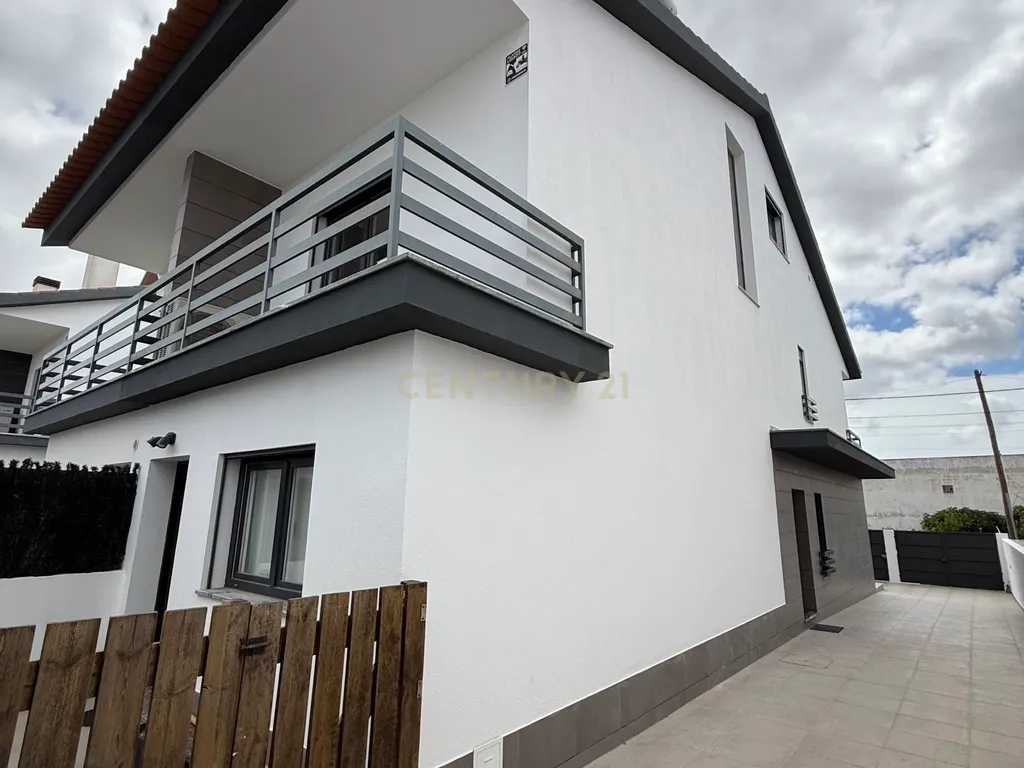 Moradia Geminada T3 - Fernão Ferro - Image 16