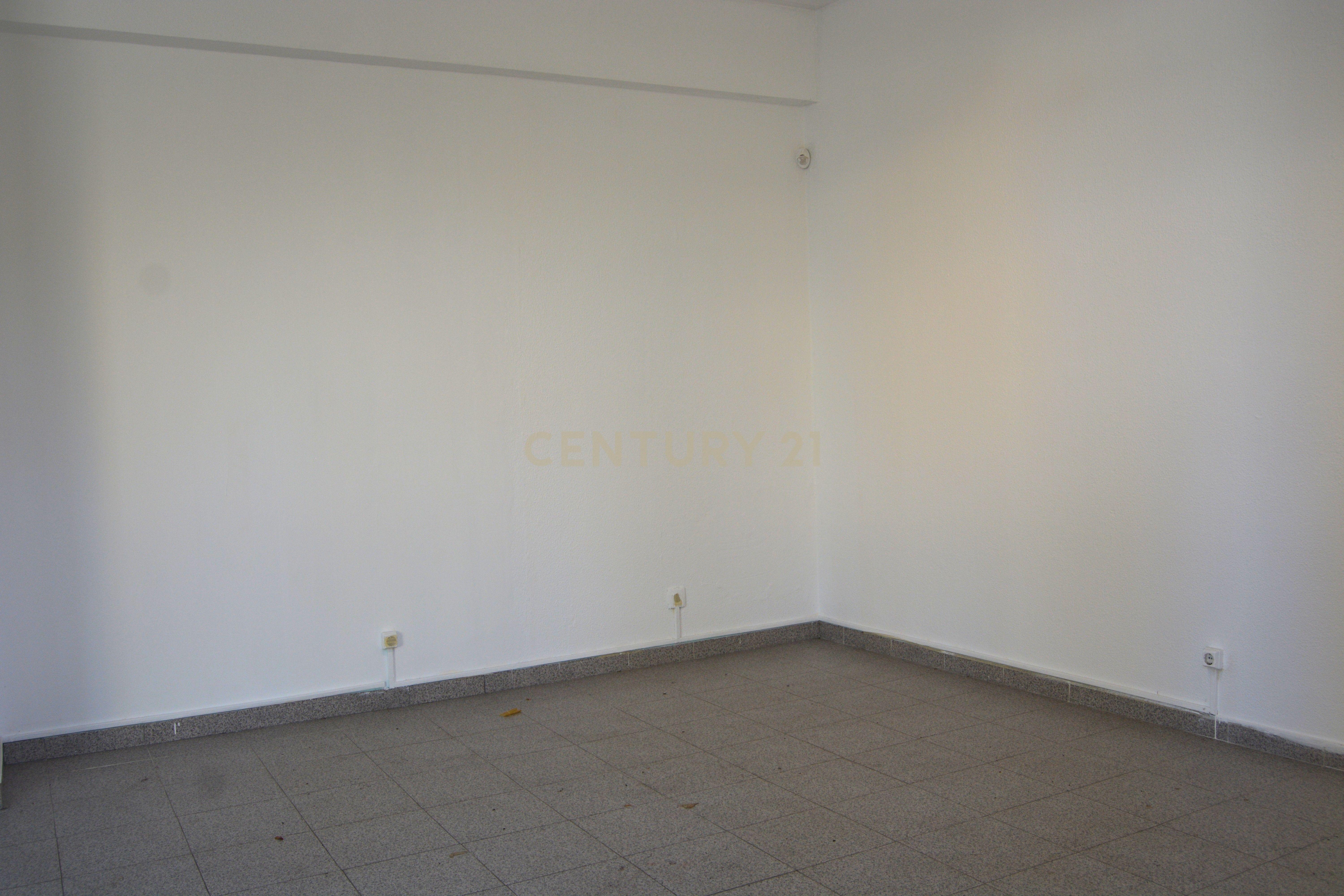 Fotografia 5 de Loja para arrendar em Benfica - Oportunidade Única!