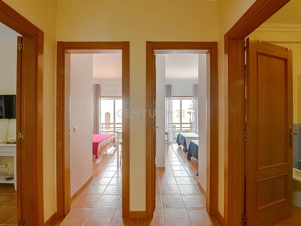 Apartamento T2 com Terraço em Cabanas de Tavira - Image 3