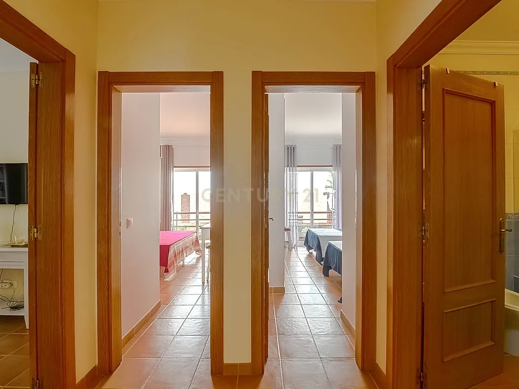 Apartamento T2 com Terraço em Cabanas de Tavira - Image 3