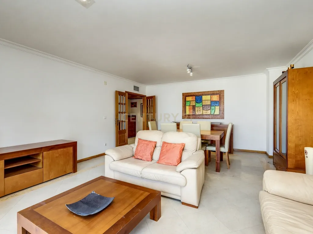 Apartamento T3 em Odivelas com garagem - Conforto e Localização Central - Image 10