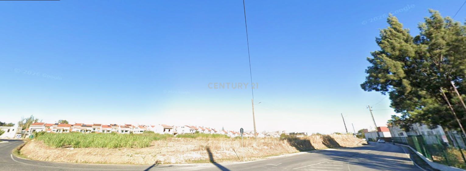 Terreno no centro do Carregado, Portugal