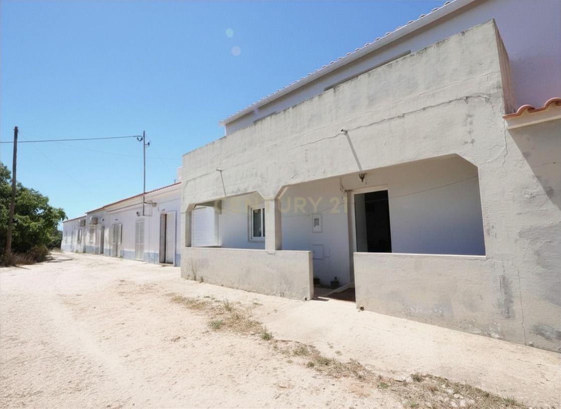 Moradia Térrea Renovada em Medeiros, Silves, Portugal