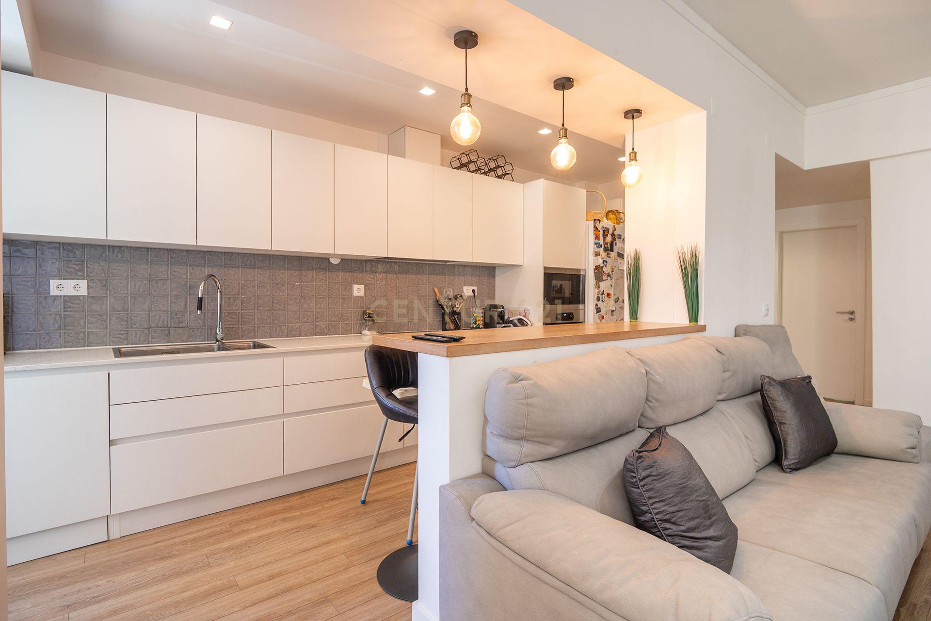 Fotografia 4 de Apartamento Renovado T2 em Oeiras, ótimas áreas e com tudo perto de si!!!
