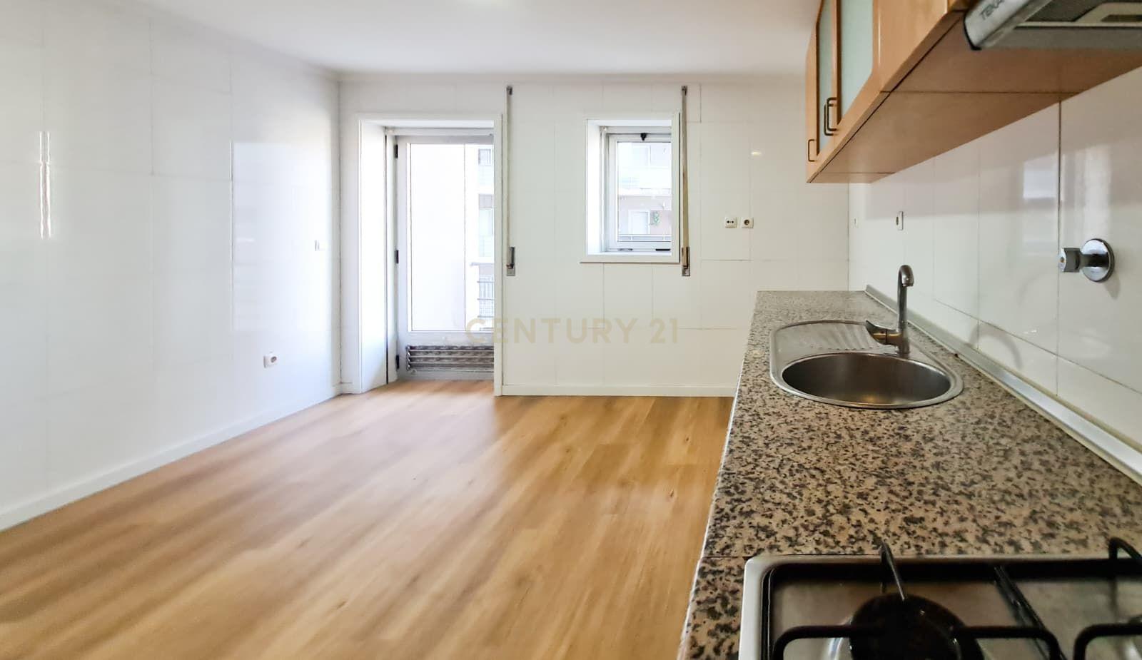 Fotografia 3 de 🏡 T2 PAREDES, MOURIZ C/ 2 FRENTES, EXCELENTES ÁREAS E VARANDAS EM TODAS AS DIVISÕES A APENAS 29 MINUTOS DO PORTO 📍📢  (Disponível para venda – atualmente arrendado até dezembro de 2026, com r