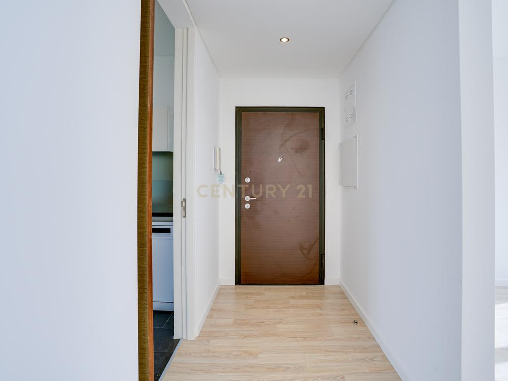 Apartamento T2 a estrear com dois lugares de estacionamento, no Tagus Park - Image 12