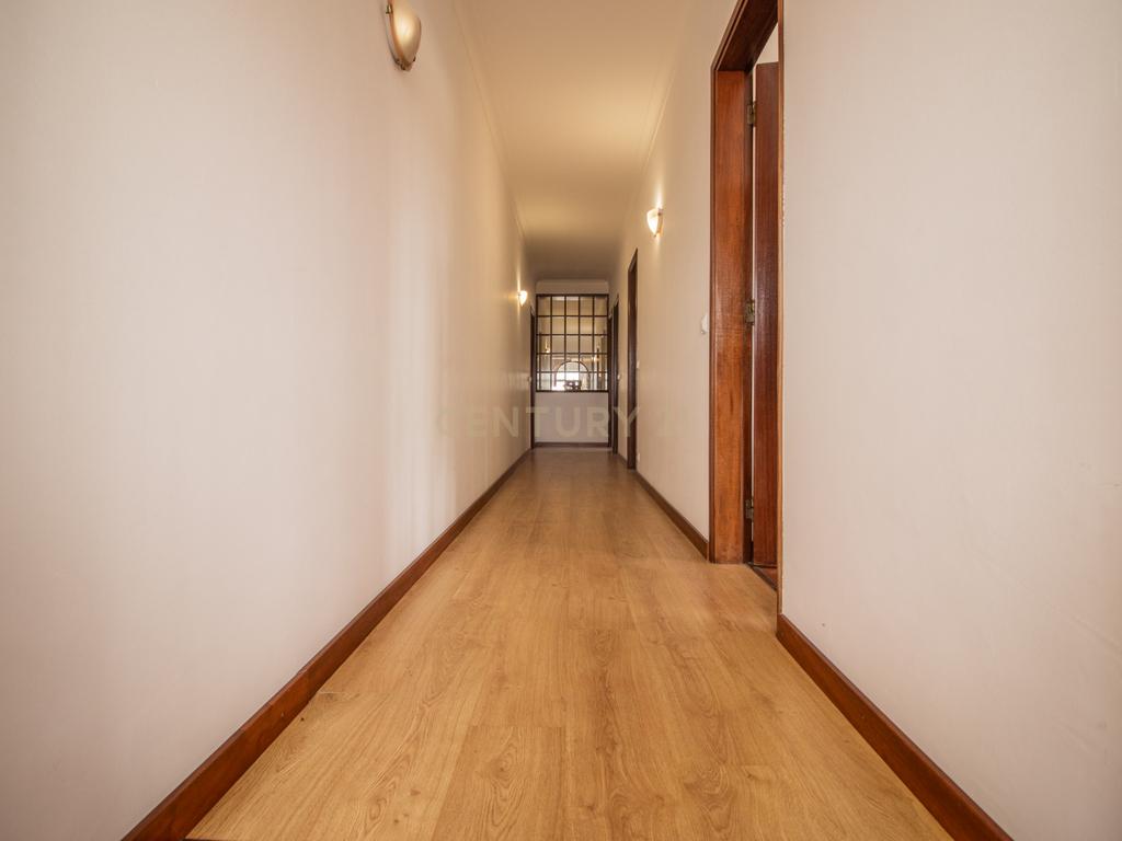 Moradia com vista mar, situada numa aldeia piscatória a 200m da praia - Image 28