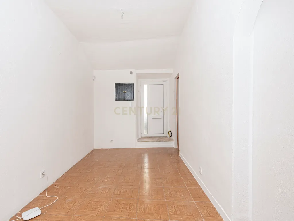 Moradia com 136 m2 de área útil localizada na Rua da Capela, Idanha Belas - Image 8