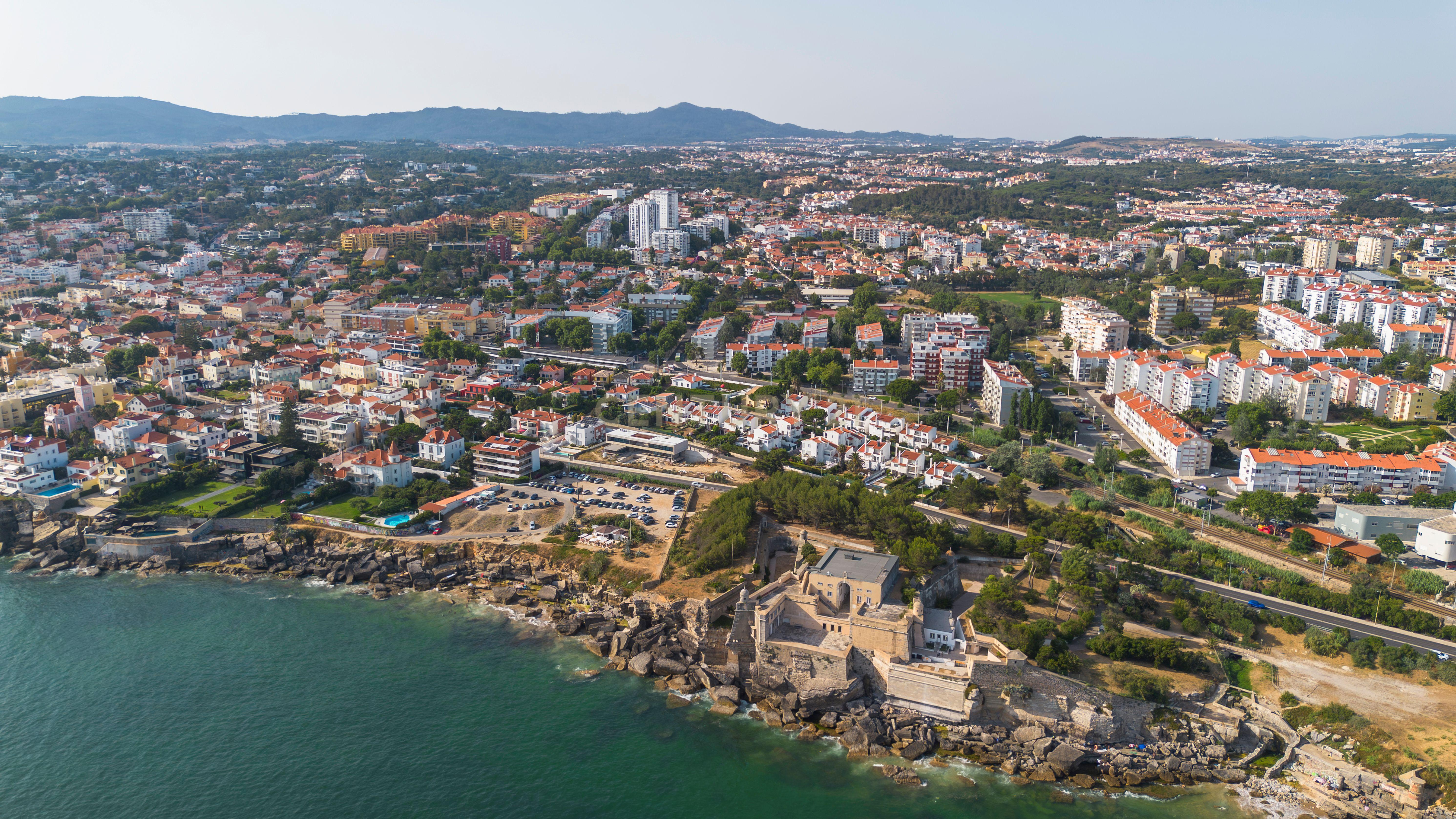 Fotografia 8 de Moradia T5 remodelada à beira-mar em Cascais