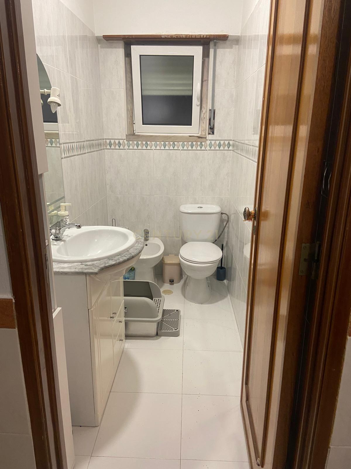 Apartamento T3 na Rua Dr. António José de Almeida, Póvoa de Santo Adrião - Image 10