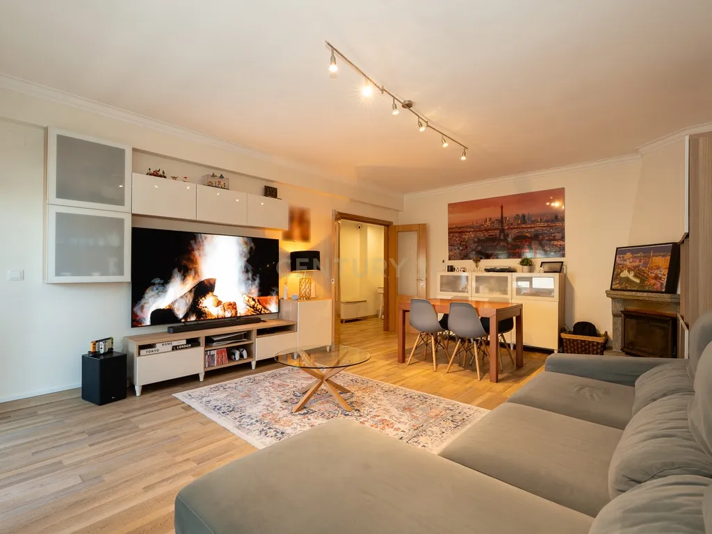 ** ESPECTACULAR APARTAMENTO T2 REMODELADO, NA URBANIZAÇÃO DA ANTA ** - Image 6