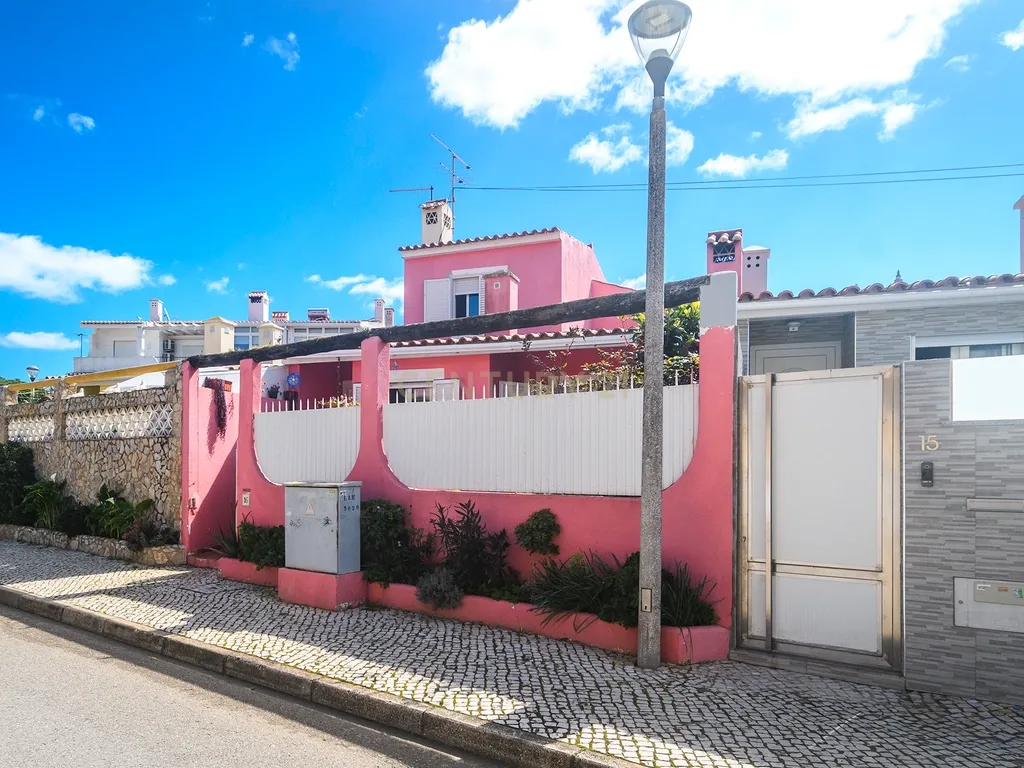 Moradia T2+1 em Quarteira - Loulé - Conforto e Localização Privilegiada - Image 5