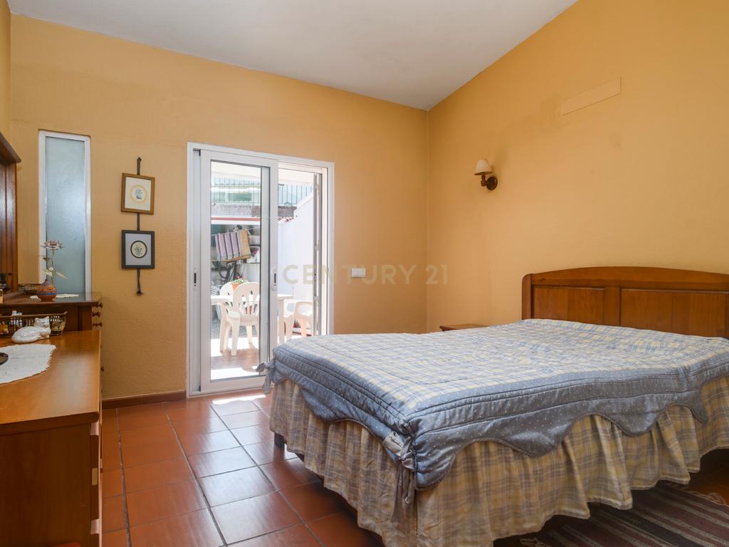Moradia T2+1 em Quarteira - Loulé - Conforto e Localização Privilegiada - Image 3