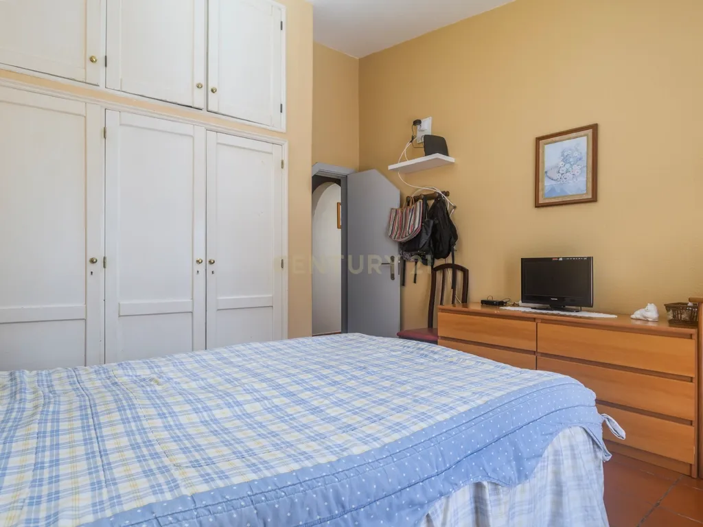 Moradia T2+1 em Quarteira - Loulé - Conforto e Localização Privilegiada - Image 7